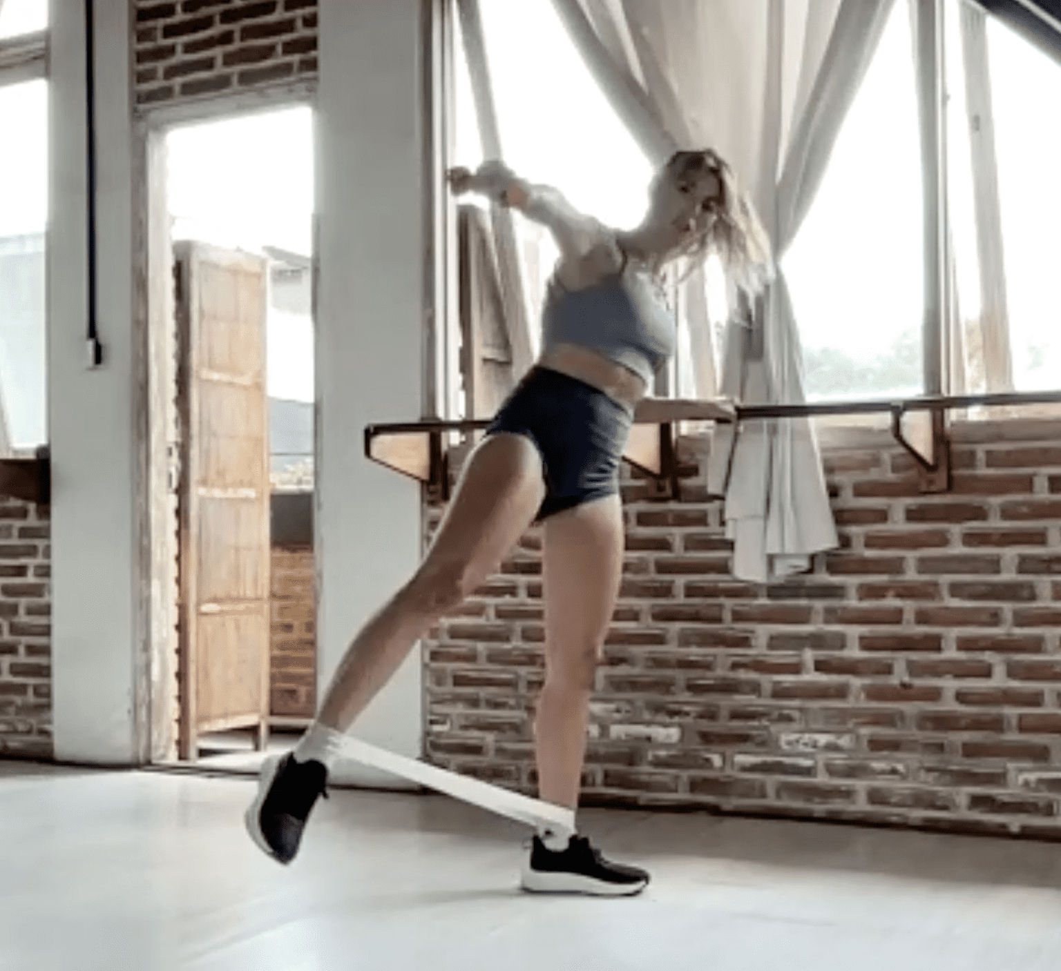 Barre Total Burn con cardio Boxing 45 mins